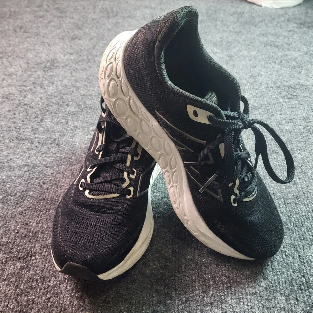 New Balance Fresh Foam 680 v8‎ Womens Running Shoes Black White W680LK8 Size 7.5